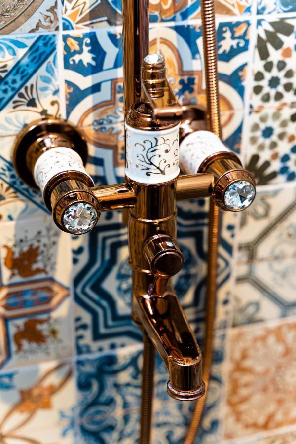 Onar Luxuries